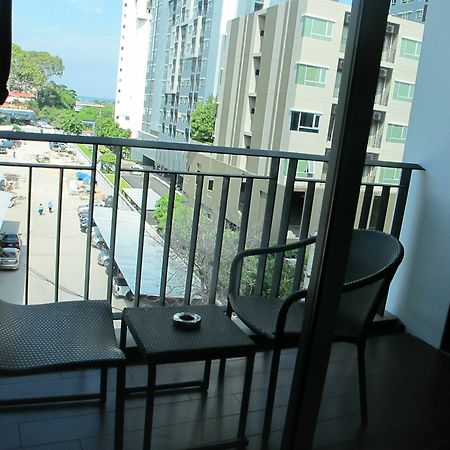 March Hotel Патая Екстериор снимка