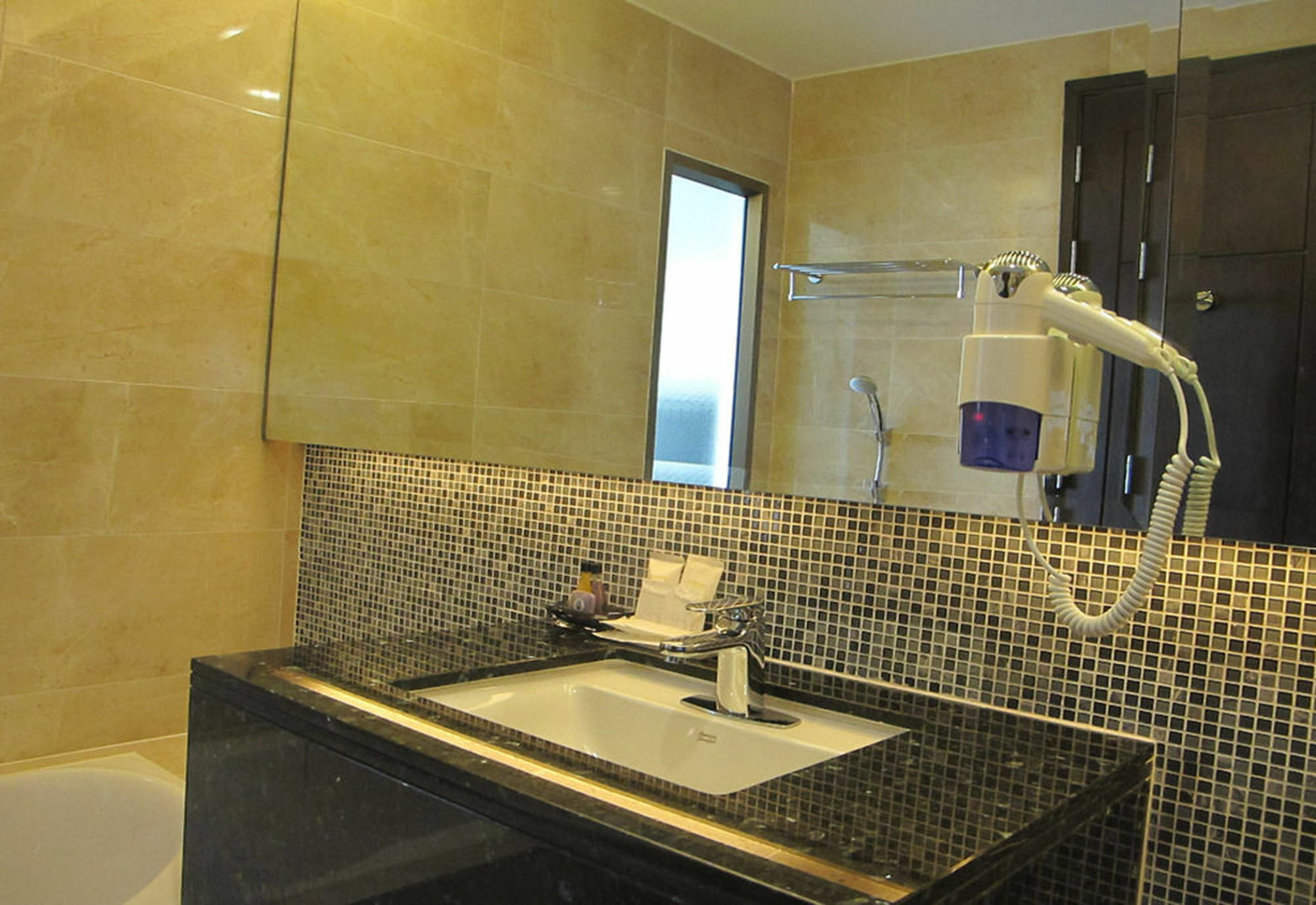 March Hotel Патая Екстериор снимка