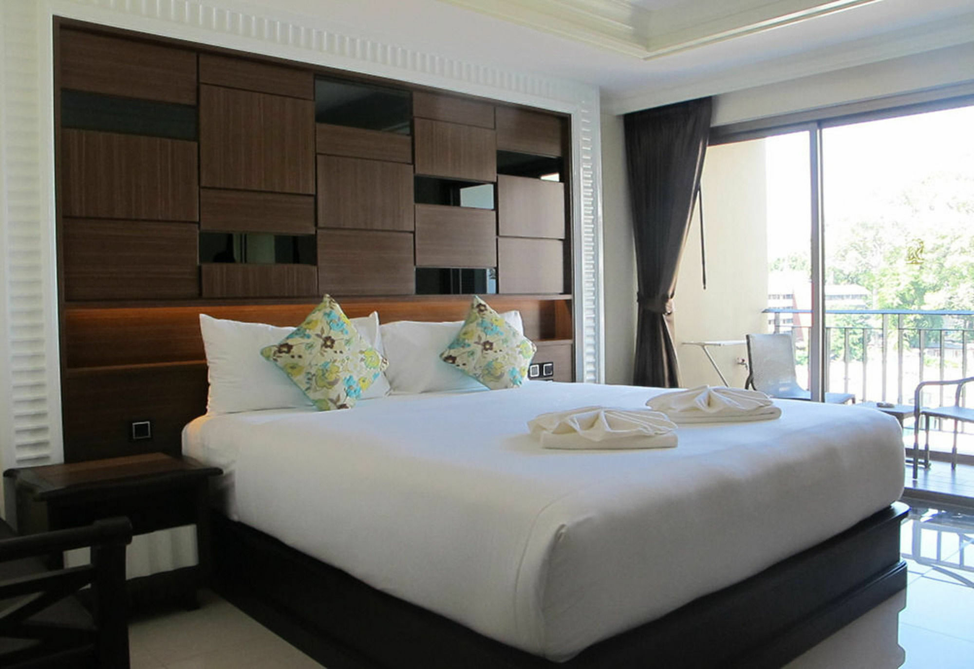 March Hotel Патая Екстериор снимка