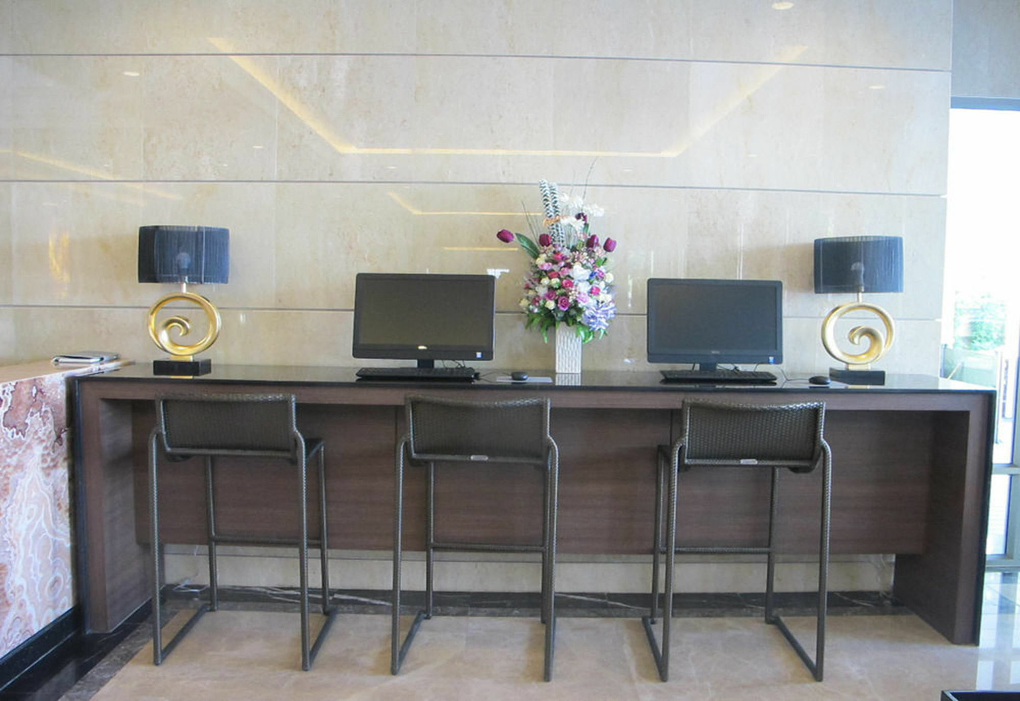 March Hotel Патая Екстериор снимка