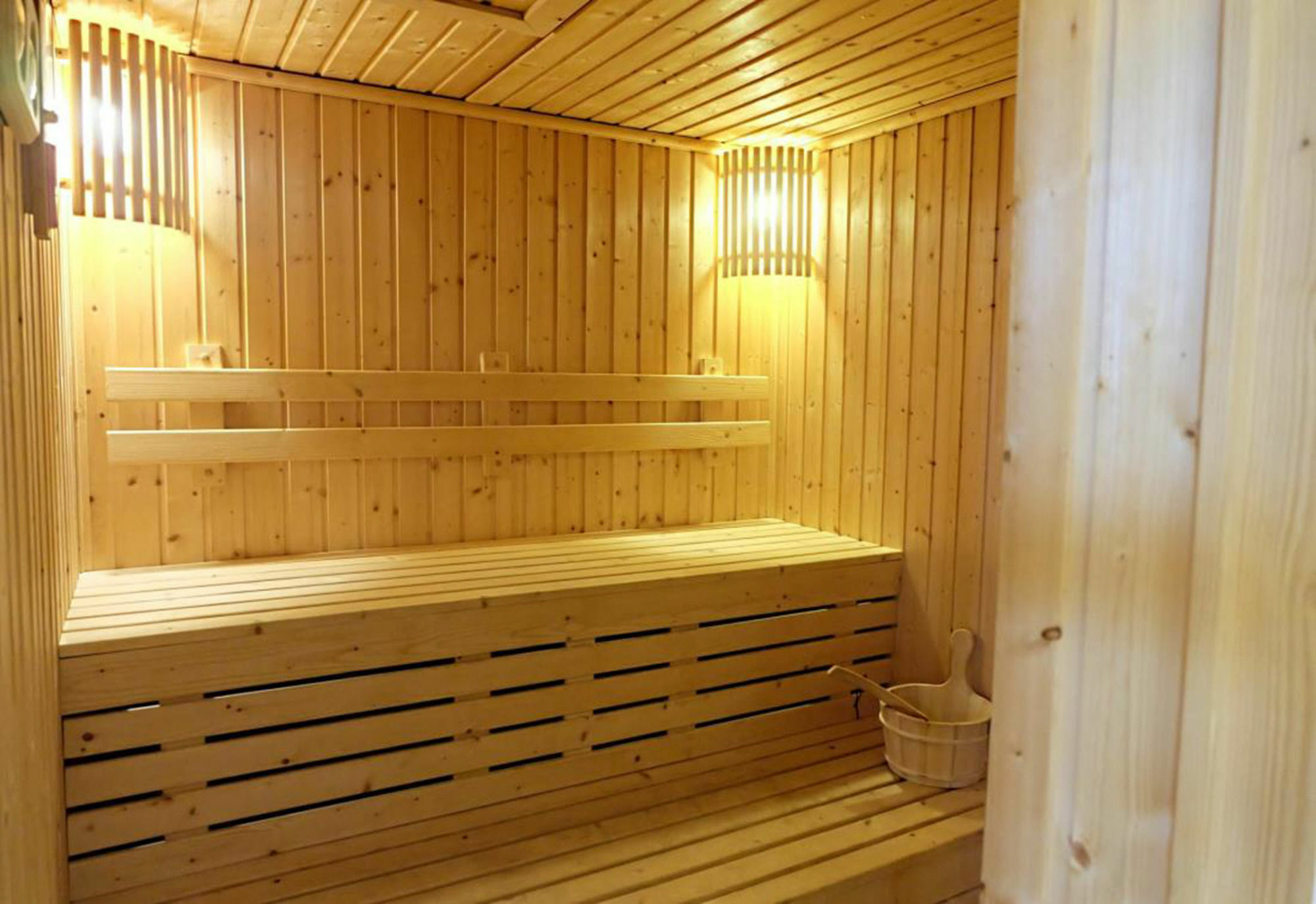 March Hotel Патая Екстериор снимка